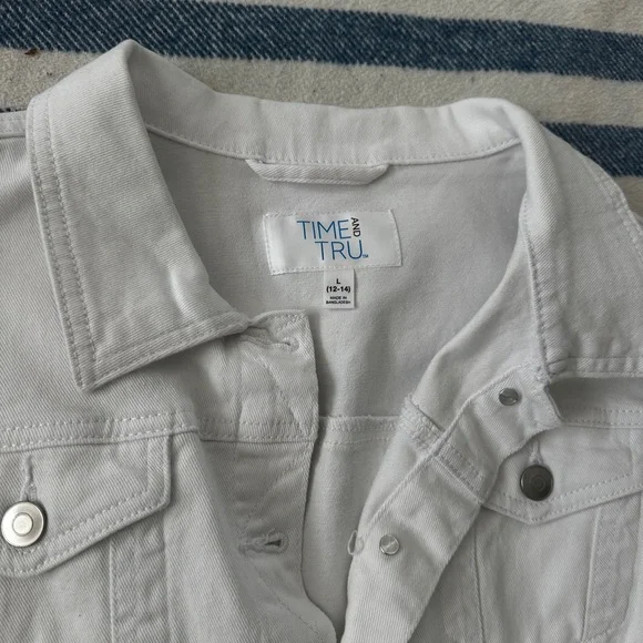 Time and Tru white Denim Jacket - Picture 2 of 3